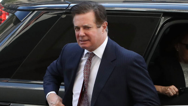Trump Aide Manafort Removed From Plane in Miami for Revoked Passport