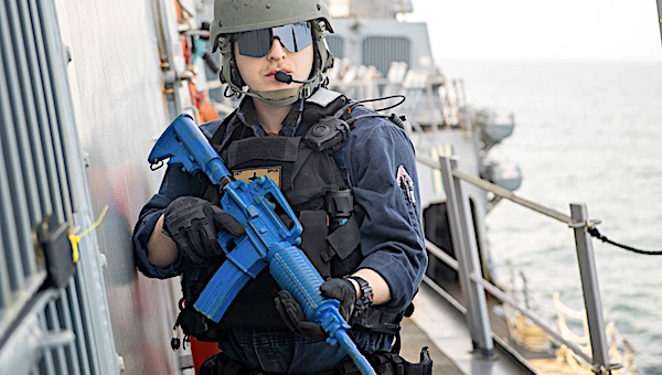 Chinese military stalks U.S. destroyer in Taiwan Strait